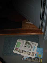 Avisen du får på døra, inneholder ofte reklameinnstikk.