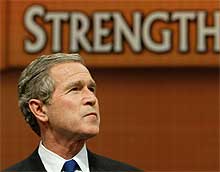 Bush venter på FNs avgjørelse. (Foto: Reuters / Kevin Lamarque)