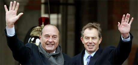 Frankrikes president Jacques Chirac og britenes statsminister Tony Blair møttes i franske Le Touquet i dag. (Foto: Reuters/Scanpix)