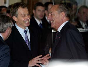 Høy stemning på dagens møte mellom Jaques Chirac og Tony Blair (Foto: J.Naegelen)