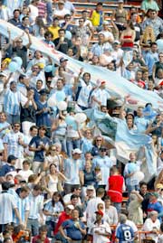 Argentinske fans gleder seg til høstsesongen. (Foto By Eliot J. Schechter/Getty Images)