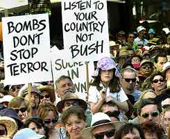 Frå demonstrasjonen i Canberra i Australia. (Foto: Kym Smith-Reuters-Scanpix) 