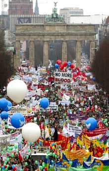 I Berlin demonstrerte rundt ein halv million (Foto: Fabrizio Bensch-Reuters-Scanpix)