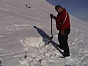 Snøskredekspert Kjell Askildt mener det er stor skredfare i fjellet i år. Foto Astrid Randen.