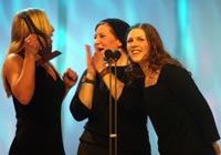 Jannicke Larsen, Inger Lise Størksen og Christine Sandtorv vant Spellemannprisen for beste popgruppe. Nå får de uttelling for nesten 10 år med hardt arbeid. Foto : Morten Holm / Scanpix.