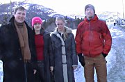 Fritidsleder Håkon A. Solberg, elevene Dina Velcic, Mathilda Myrsell og klubbarbeder Andreas Colbro. Foto Gunnar Grimstveit. Fritidsleder Håkon A. Solberg, elevene Dina Velcic, Mathilda Myrsell og klubbarbeder Andreas Colbro. Foto Gunnar Grimstveit.
