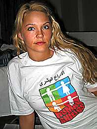 Katharina Søderholm fra Kolbotn er en av de seks nordmennene som opptrer som "levende skjold" i Irak. Det er helt opp til myndighetene i Irak om de får forlate Irak i en krigssituasjon, opplyser UD. (Foto: Åsne Seierstad) 