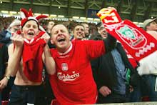 Liverpool-fansen er blant de som har bidratt til økningen. (Foto: Ben Radford/Getty Images)