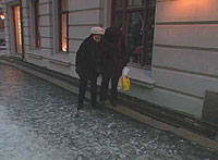 Glatte fortau har vært et tilbakevendende problem om vinteren i Oslo. Foto: NRK