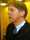 Statsadvokat Bjørn Soknes har tatt ut tiltale mot ein mann frå Rauma.