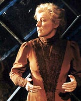 SPILLER SKUESPILLER: Lise Fjeldstad. Her som fru Solness. SPILLER SKUESPILLER: Lise Fjeldstad. Her som fru Solness.