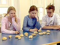 Ida, Frøydis og Alex har levd på scones og risotto en hel uke. Ida, Frøydis og Alex har levd på scones og risotto en hel uke.