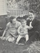 Ingrid, Magne og Einar Skjæråsen, sommeren 1928. Ingrid, Magne og Einar Skjæråsen, sommeren 1928.