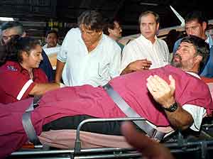 Presidentkandidat Julio Cesar Franco falt ned fra en stige udner valgkampen. Foto: Reuters 