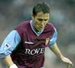 Den siste klubben Leo spilte for var Aston Villa.