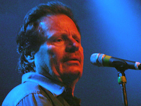 Delbert McClinton live under Ole Blues 2003 i Bergen. Foto: Per Ole Hagen