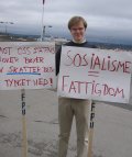 FpU-leder i Buskerud, Ove Vanebo, her under en tidligere demonstrasjon. FpU-leder i Buskerud, Ove Vanebo, her under en tidligere demonstrasjon.