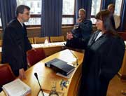 Aktor Helge J. Kaasbøll og forsvarer Ann Turid Bugge under rettssaken. Foto: Scanpix. 