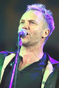 Sting hjelper Craig David med vokal på A-låten Rise & Fall. Foto: Getty Images.