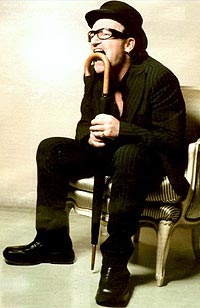 Bono likte ikke at yndlingshatten var alene hjemme.