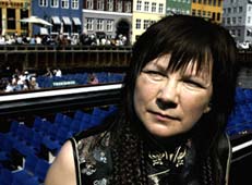 Prispengene skal jeg bruke til elvebåt, sier Mari Boine, som tok i mot budskapet om prisen i København. Foto: Scanpix