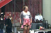 Ella Gyrid Groven synger "Mein Herr". Ella Gyrid Groven synger "Mein Herr".