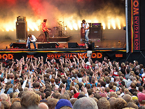 DumDum Boys under sin utrolige comeback-konsert i Frognerbadet. Foto. Heidi Hundåla, NRK.