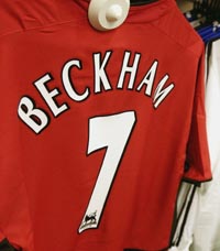 Hvilken farge blir det på Beckhams drakt neste sesong? Følg med (Foto: Phil Cole/Getty Images)