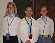 Tre av elevene bak mobilvotten. Monica Paulsen, Ola Buarøy og Kristina Hedemark.