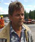 Lars Nilsson mistet flere av sine butikker i brannen (Foto: Nils Bjarne Foss, NRK) 