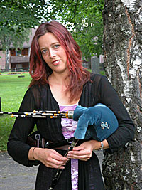 Kathryn Tickell spiller den spesielle Northumberland-sekkepipa. Foto: Arne Kristian Gansmo, NRK.no/musikk. Kathryn Tickell spiller den spesielle Northumberland-sekkepipa. Foto: Arne Kristian Gansmo, NRK.no/musikk.