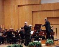 Nanset-musikerne i aksjon på den internasjonale musikkfestivalen WASBE i 2003. Nanset-musikerne i aksjon på den internasjonale musikkfestivalen WASBE i 2003.