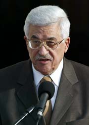 IKKE VÅPEN: PLO-leder Mahmoud Abbas vil ha våpenbruken ut av intifadaen. Arkivfoto.