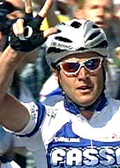 Alessandro Petacchi kan juble etter sin tredje etappeseier