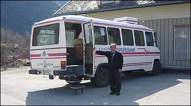 Hafslo Sparebank gjekk saman med dei andre bankane om bankbussen. (Foto: Ottar Starheim, NRK)