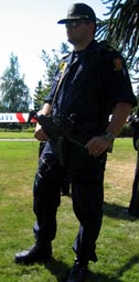 Væpna politi då Sharon besøkte Molde