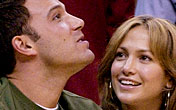 Det vordende og svært så omtalte brudeparet Ben Affleck og Jennifer Lopez har floppet med filmen "Gigli" i USA.
