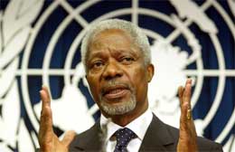 FNs generalsekretær Kofi Annan arbeider for å finne ei løysing på krisa i Liberia. (Foto: Mario Tama, AFP) FNs generalsekretær Kofi Annan arbeider for å finne ei løysing på krisa i Liberia. (Foto: Mario Tama, AFP)