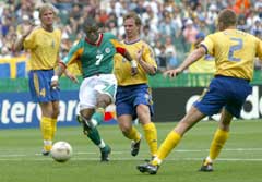 Henri Camara scoret vinnermålet mot Sverige i VM i 2002. (Foto: AP/Scanpix) 