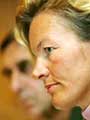 Krohn Devold har sans for forslaget om flytting. Krohn Devold har sans for forslaget om flytting.