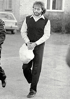 Arkivbilde av den svenske storforbryteren Clark Olofsson som ble pågrepet av norsk politi ved Rasta på Lørenskog 26. juli 1996. (Foto: Scanpix)
