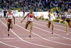 Kelli White (nr. 2 fra venstre) vant 100 meter i Brussel. (Foto: AFP/Scanpix) Kelli White (nr. 2 fra venstre) vant 100 meter i Brussel. (Foto: AFP/Scanpix)