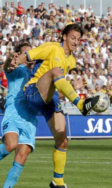 Zlatan Ibrahimovic i aksjon mot San Marino. (Foto: Anders Wejrot / SCANPIX)