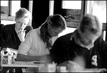 Ikke alle var så heldige å få eksamensplass i Trondheim Spektrum onsdag morgen. (Foto: Scanpix)