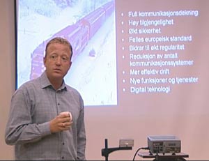 Utbyggingssjef i Jernbaneverket, Harald Nikolaisen, presenterte planene om nødkommunikasjonssystemet.