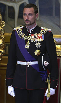 Kronprinsen anla skjegg rett etter at han vart gift. (Foto: Scanpix) 