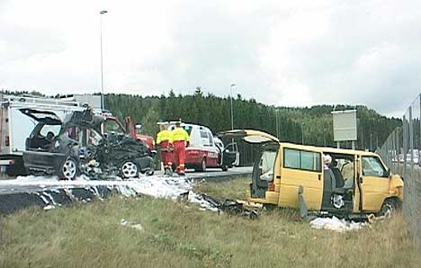 Sarpsborg har fylkets verste ulykkesveier. Bildet er fra en ulykke ved Kalnes i 2003.