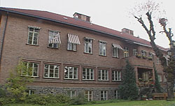 Tidligere Løkkeberg barnehjem. Guttene ble ikke trodd da de fortalte om overgrepene. 
