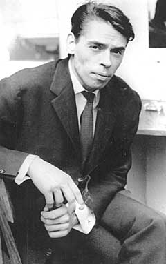 Jacques Brel (1929-1978) var en belgisk-fransk sanger, visedikter og komponist. Hans repertoar bestod i besk samfunnssatire og sanger om ensomhet og dødsangst. Brel virket fra 1966 som filmskuespiller, regissør og musikalartist. Foto: NTB-arkiv / Scanpix. Jacques Brel (1929-1978) var en belgisk-fransk sanger, visedikter og komponist. Hans repertoar bestod i besk samfunnssatire og sanger om ensomhet og dødsangst. Brel virket fra 1966 som filmskuespiller, regissør og musikalartist. Foto: NTB-arkiv / Scanpix.