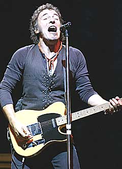 Bruce Springsteen var en av de største utenlandske artistene som gjestet Norge i 2003. Foto: AP Photo / Martin Meissner.